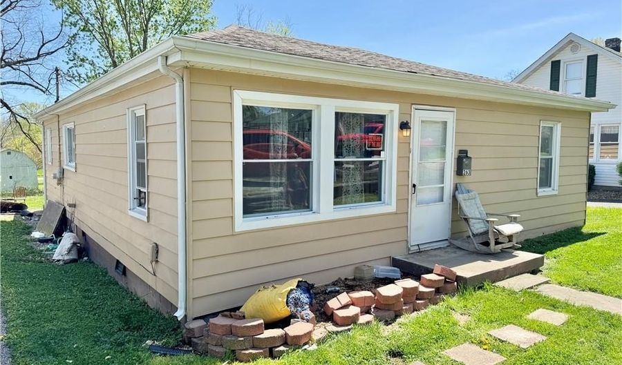 263 S First St, Austin, IN 47102 - 3 Beds, 1 Bath
