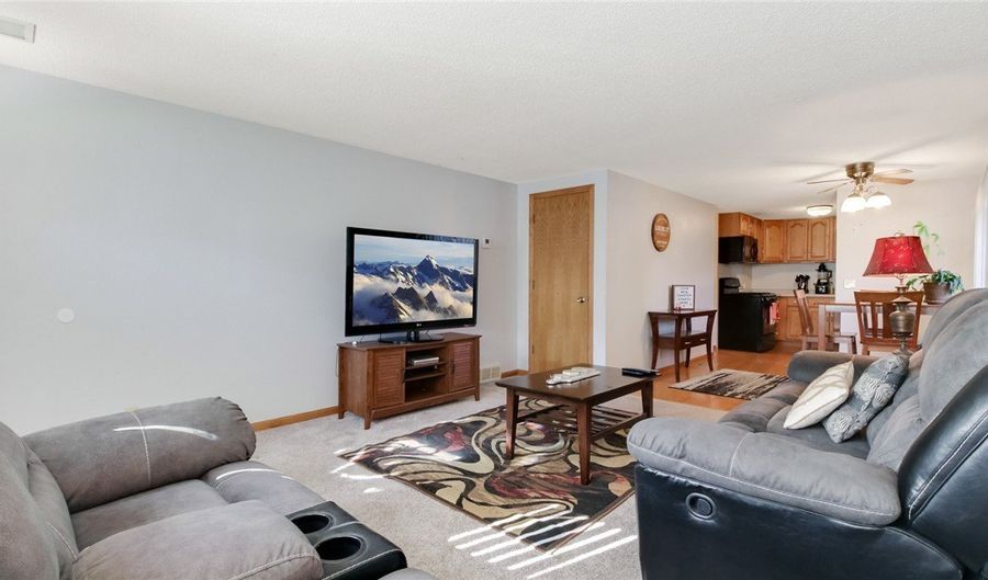 612 Loring St, Altoona, WI 54720 - 2 Beds, 1 Bath