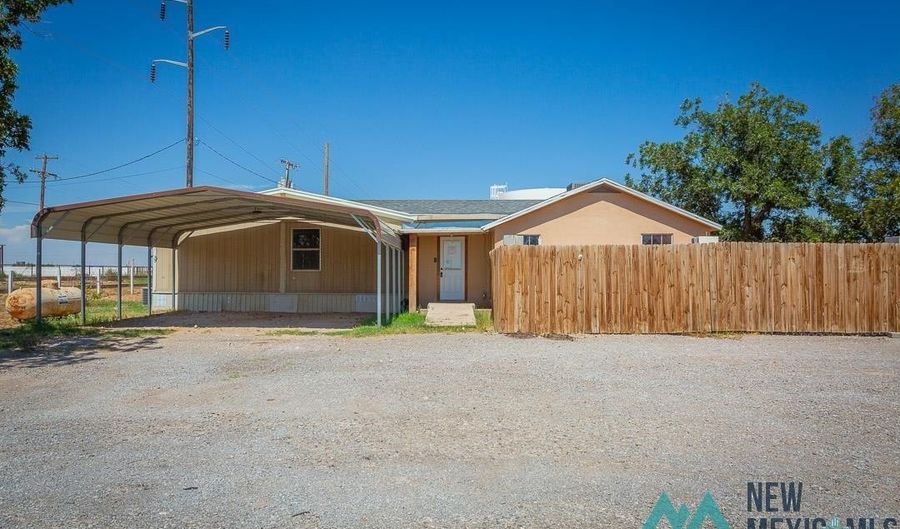 R330 S Thirteenth Street, Artesia, NM 88210 - 4 Beds, 3 Bath