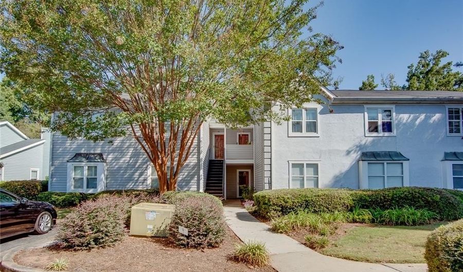 72 Sutton Pl, Avondale Estates, GA 30002 - 2 Beds, 2 Bath