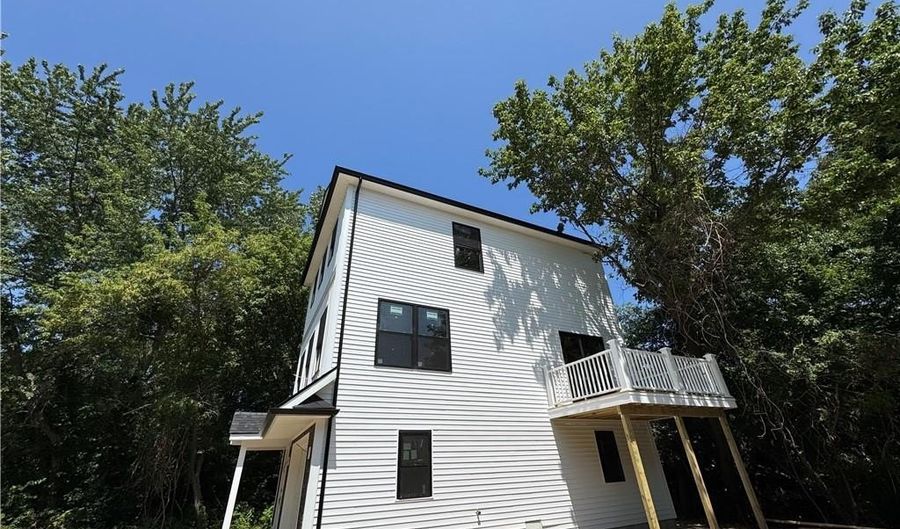 135 Old Mill Blvd, Warwick, RI 02889 - 3 Beds, 2 Bath