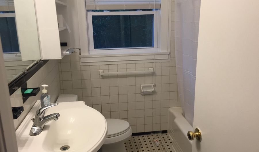 5914 B KINGSWOOD Rd B, Bethesda, MD 20814 - 1 Beds, 1 Bath