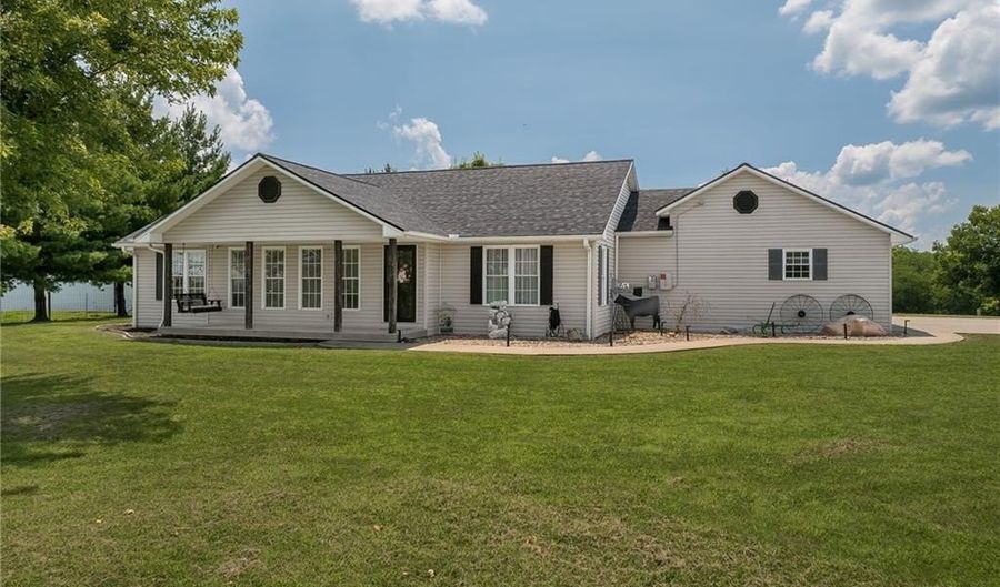 10700 SE Crabapple Rd, Agency, MO 64401 - 4 Beds, 3 Bath