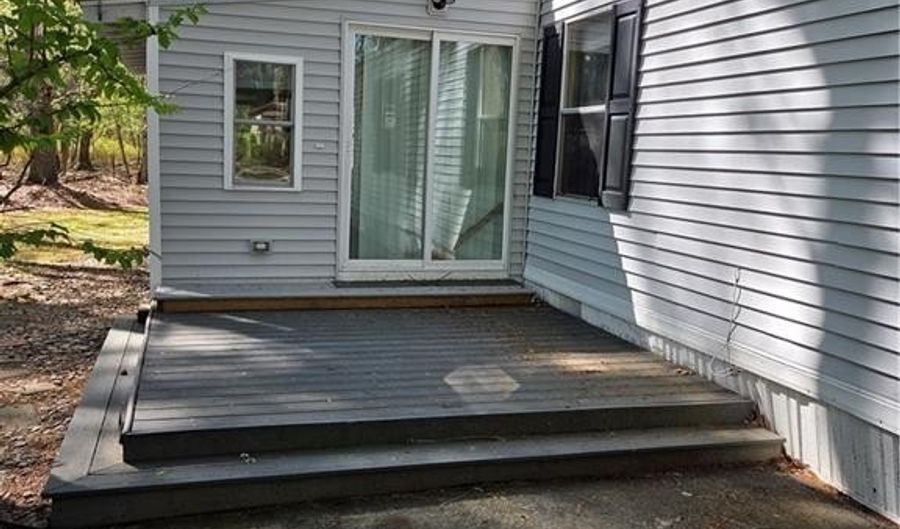 27 Leisure Way, Coventry, RI 02816 - 2 Beds, 2 Bath