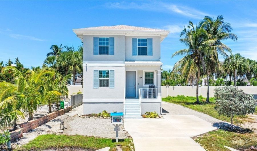 1727 Danford St, Naples, FL 34112 - 3 Beds, 3 Bath