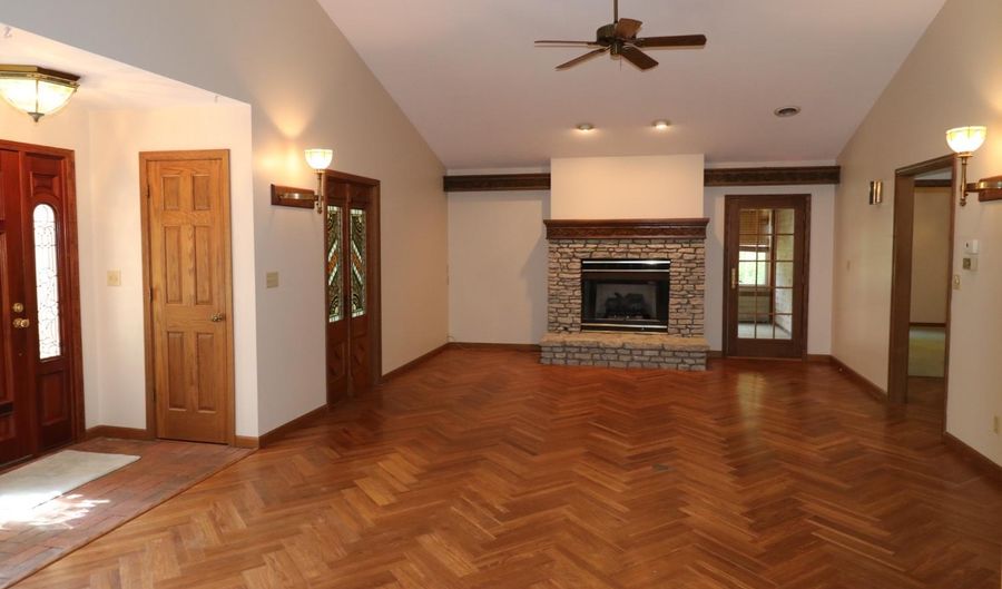 91 White Oak Dr, Batesville, IN 47006 - 2 Beds, 2 Bath