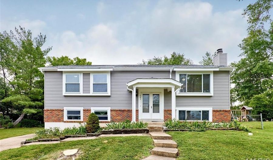 241 Valleyoak Ct, Ballwin, MO 63021 - 3 Beds, 3 Bath