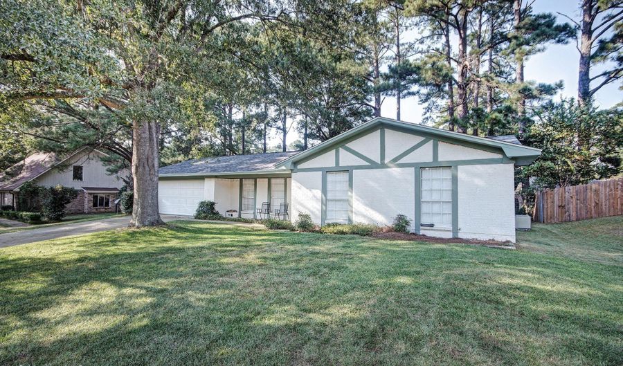 112 Fairdale Pl, Brandon, MS 39042 - 3 Beds, 2 Bath