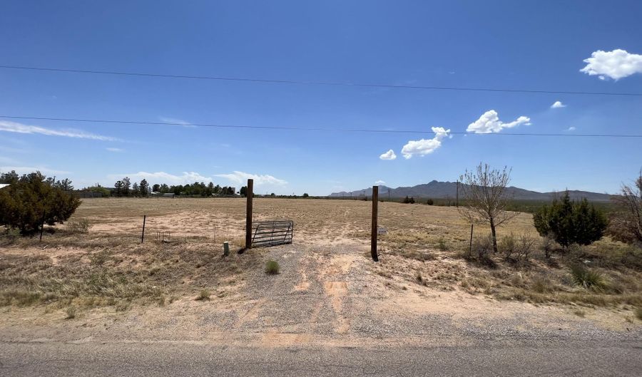 985 W Wicker Road Rd, Chaparral, NM 88081 - 0 Beds, 0 Bath