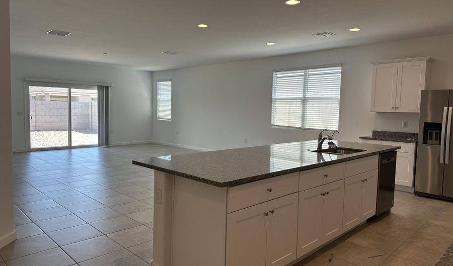 3121 W Shanley Ave, Apache Junction, AZ 85120 - 3 Beds, 2 Bath