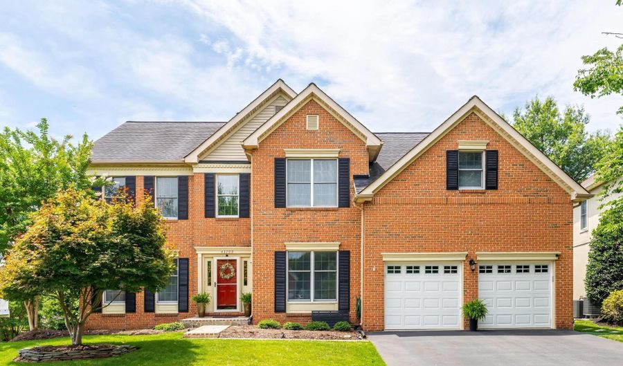 43799 ABBOTT Pl, Ashburn, VA 20147 - 5 Beds, 4 Bath