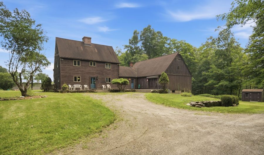 133 Fitts Rd, Ashford, CT 06278 - 2 Beds, 3 Bath