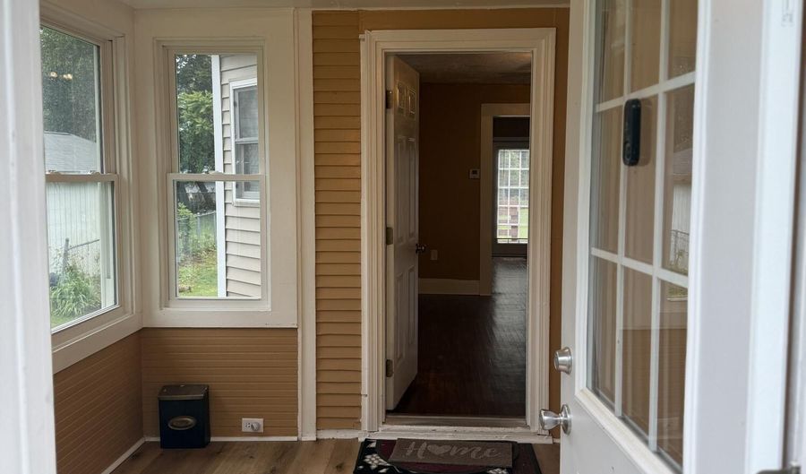 905 Burr Oak St, Albion, MI 49224 - 3 Beds, 1 Bath