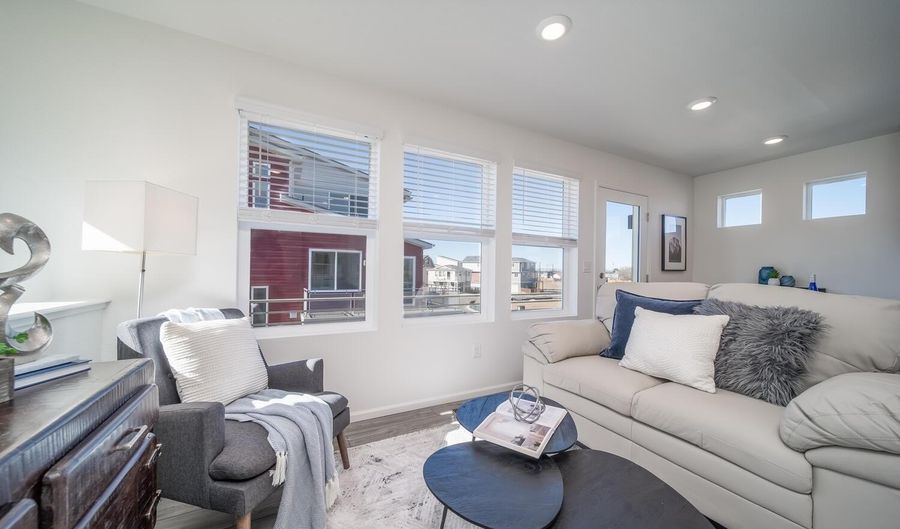 46510 Avery Ln, Bennett, CO 80102 - 2 Beds, 2 Bath