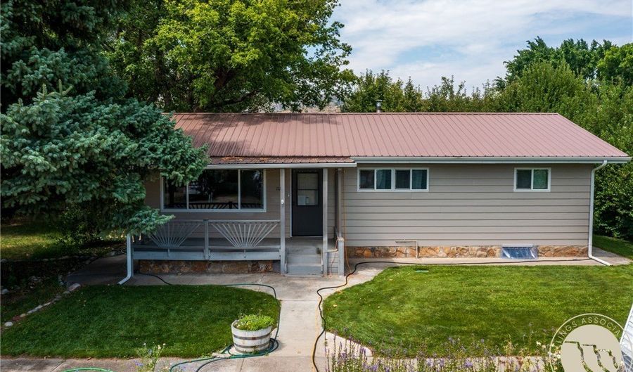 118 N 3rd St, Bridger, MT 59014 - 4 Beds, 2 Bath