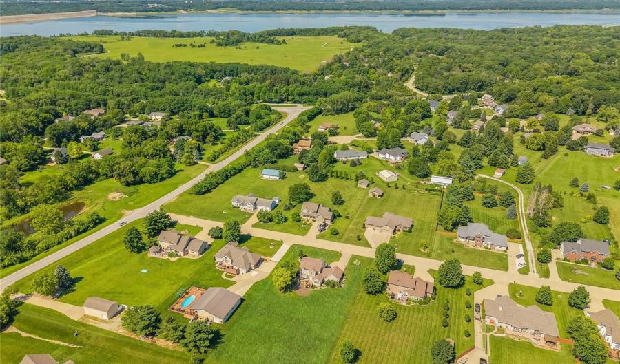 9079 NW 31st St, Polk City, IA 50226 - 4 Beds, 4 Bath