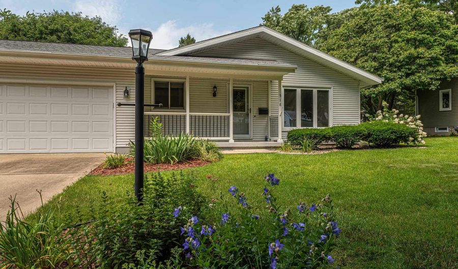 518 Topaz Ln, Madison, WI 53714 - 3 Beds, 2 Bath