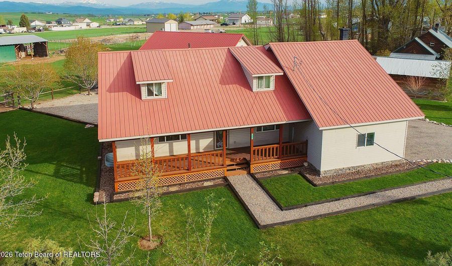 4520 MAIN St, Bedford, WY 83112 - 5 Beds, 3 Bath