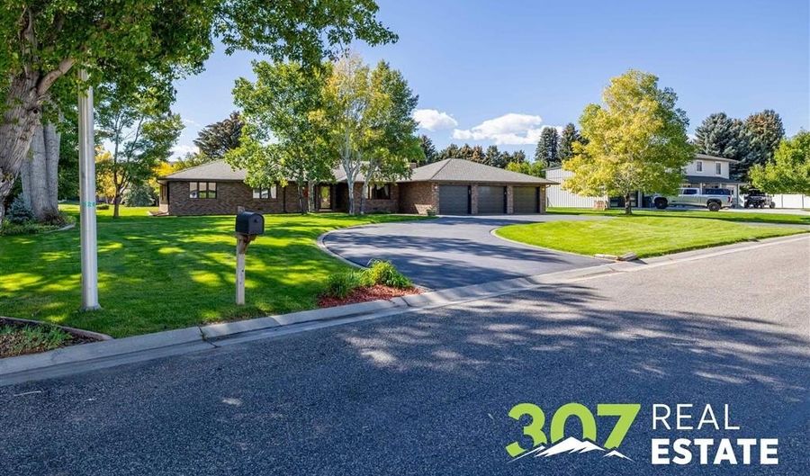 714 Meadow Ln Ave, Cody, WY 82414 - 4 Beds, 2 Bath