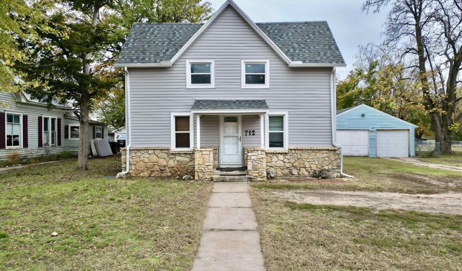 712 S C St, Arkansas City, KS 67005 - 3 Beds, 1 Bath