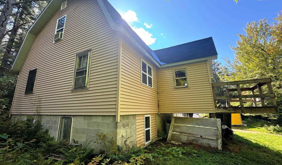 686 Wing Rd, Bethlehem, NH 03574 - 2 Beds, 1 Bath