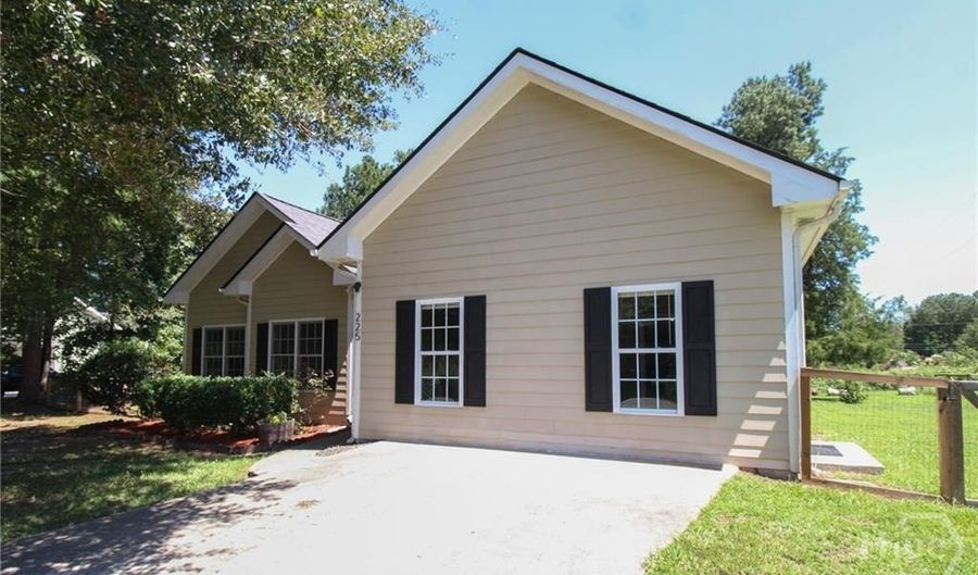 225 Camelot Dr, Athens, GA 30606 - 3 Beds, 2 Bath