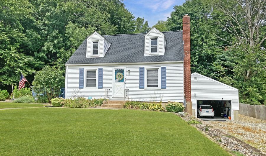 39 Aspinall Dr, Andover, CT 06232 - 3 Beds, 1 Bath