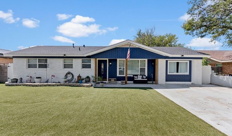 1305 NW 12th St, Andrews, TX 79714 - 4 Beds, 3 Bath