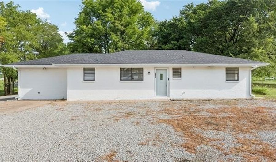 2970 Yorman Rd, Bartlesville, OK 74006 - 3 Beds, 2 Bath