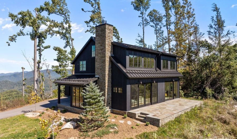 41 Windy Ridge Trl, Asheville, NC 28804 - 2 Beds, 3 Bath