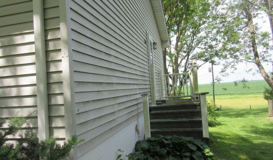 318 MEADOWCREST Dr, Andover, IL 61233 - 3 Beds, 1 Bath