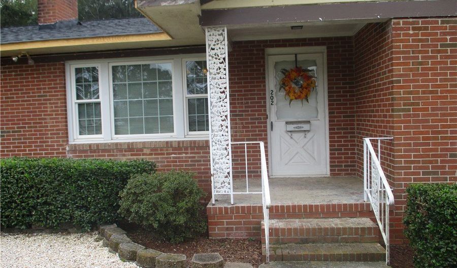 202 Edgewood Dr, Belton, SC 29627 - 3 Beds, 2 Bath