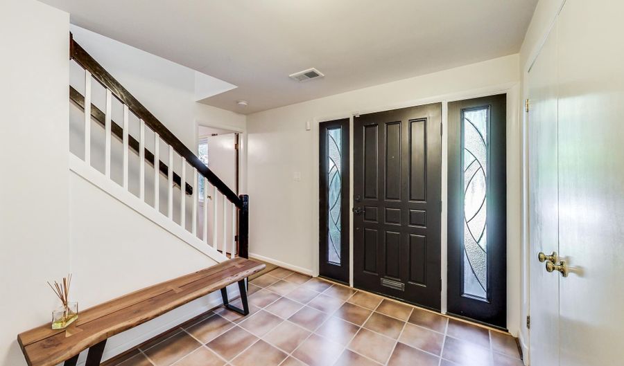 6515 E HALBERT Rd, Bethesda, MD 20817 - 3 Beds, 2 Bath