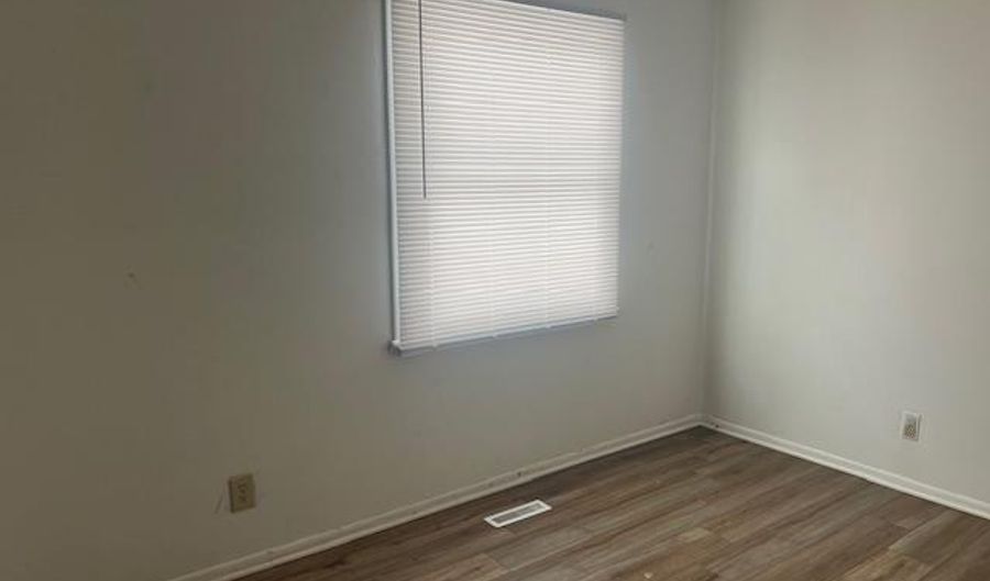 210 Stratford, Adrian, MI 49221 - 3 Beds, 1 Bath