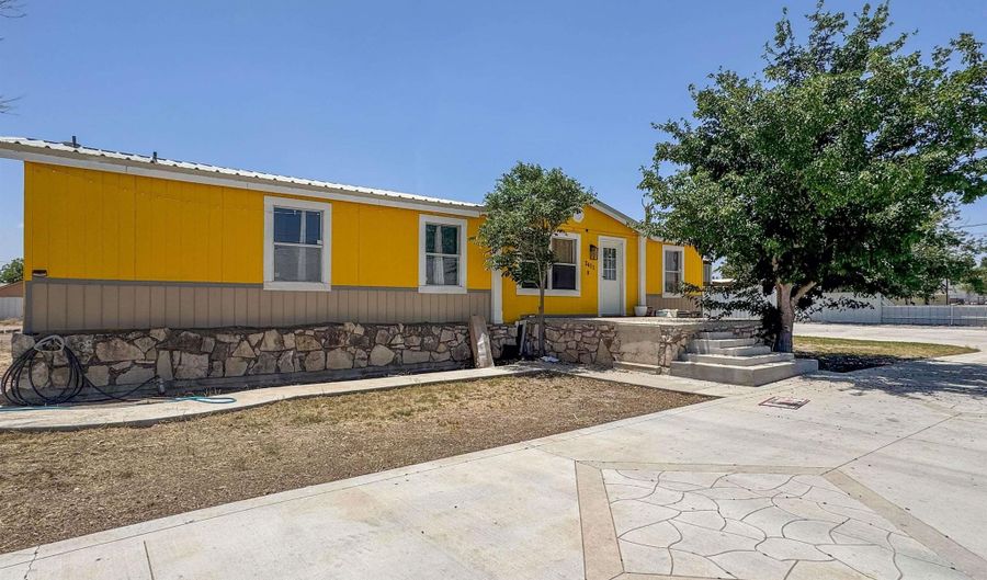2411 Socorro Rd, Carlsbad, NM 88220 - 3 Beds, 2 Bath