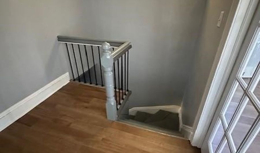 296 AVENUE B 2, Bayonne, NJ 07002 - 3 Beds, 1 Bath