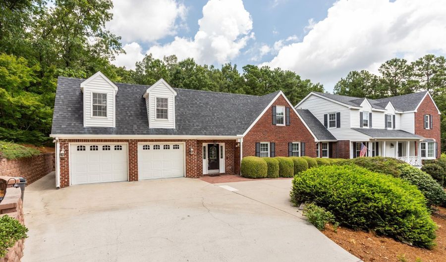 2327 RIDGEVIEW Rd, Anniston, AL 36207 - 4 Beds, 5 Bath