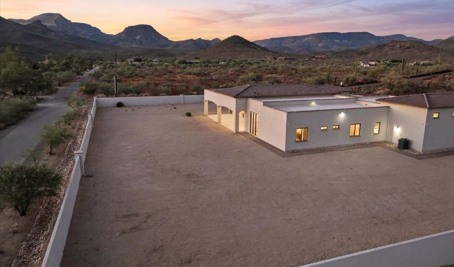 5249 E Morning Star Rd, Cave Creek, AZ 85331 - 4 Beds, 6 Bath