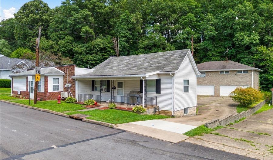 318 Penn Ave, Aliquippa, PA 15001 - 8 Beds, 6 Bath