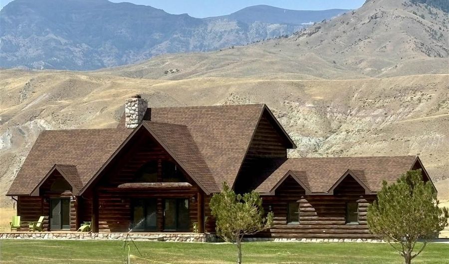 2433 Southfork Rd, Cody, WY 82414 - 3 Beds, 4 Bath