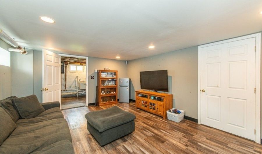 112 Main St, Bayonne, NJ 07035 - 3 Beds, 2 Bath