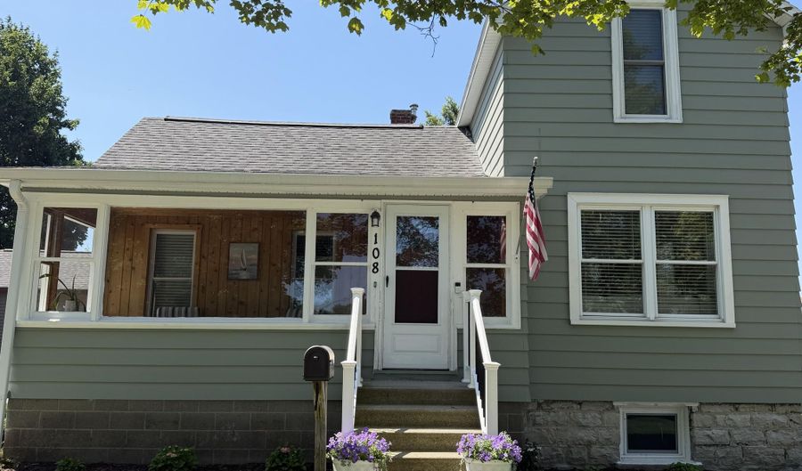 108 E Baldwin St, Alpena, MI 49707 - 2 Beds, 1 Bath