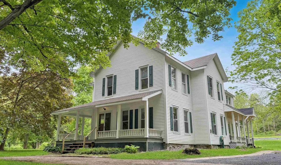 927 Water St, Bennington, VT 05257 - 5 Beds, 4 Bath