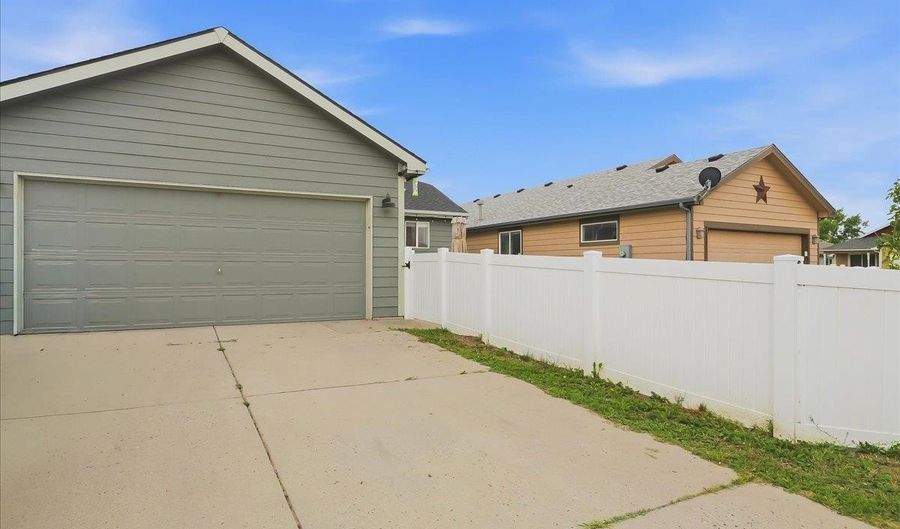 5404 LIZ RANCH Rd, Cheyenne, WY 82007 - 3 Beds, 2 Bath