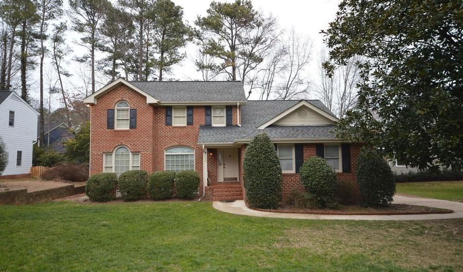 1006 W Saint Helena Pl, Apex, NC 27502 - 4 Beds, 3 Bath