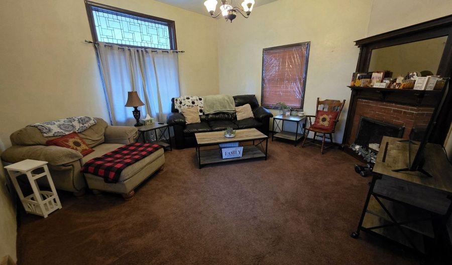 306 E Monroe St, Alexandria, IN 46001 - 3 Beds, 2 Bath