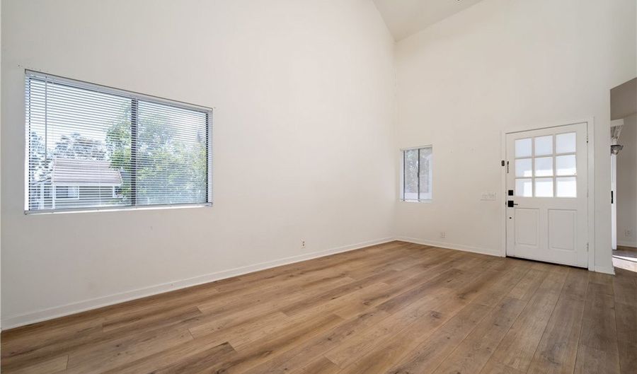 25 Clover Ln 359, Aliso Viejo, CA 92656 - 2 Beds, 2 Bath