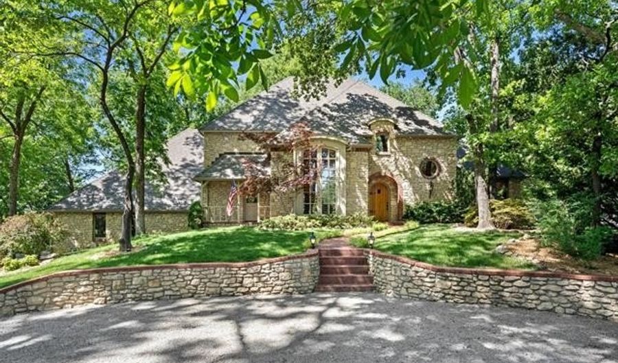 2224 Stonewall Dr, Bartlesville, OK 74006 - 4 Beds, 4 Bath