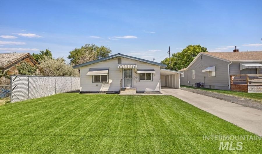 126 6th Ave S, Buhl, ID 83316 - 2 Beds, 1 Bath