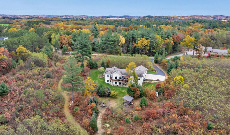 4006 ELKINS Rd, Amherst, WI 54406 - 4 Beds, 4 Bath